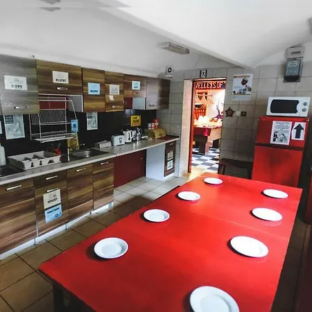 Hostel Good Bye Lenin Pub & Garden Dormitories