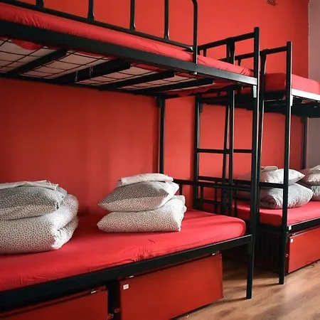 Albergue Good Bye Lenin Pub & Garden Dormitories *